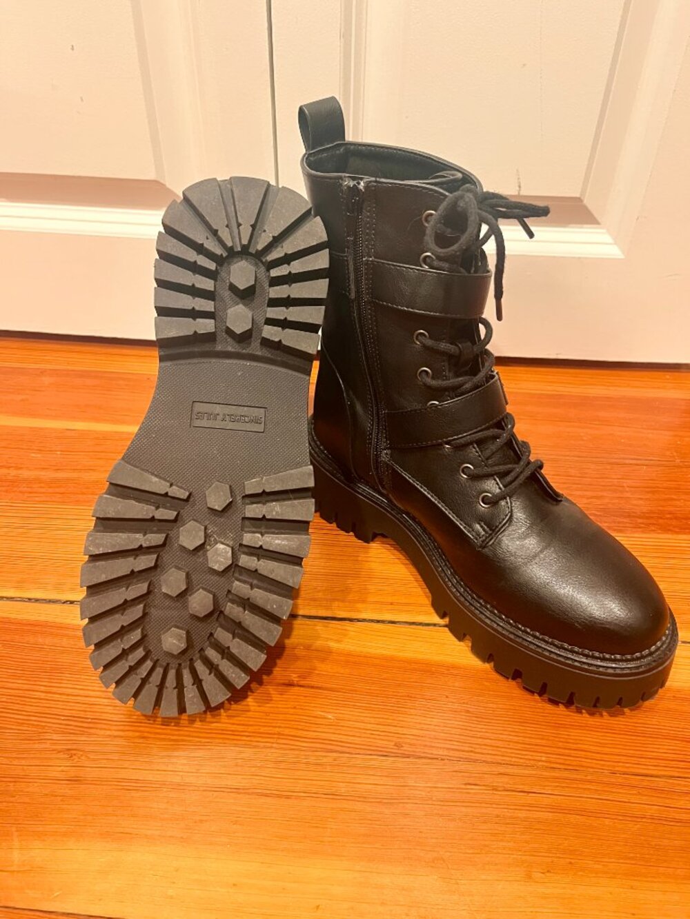 Sincerely Jules Black Combat Moto Boots Silver Buckle Detail Women's Size 7.5 - Picture 2 of 7